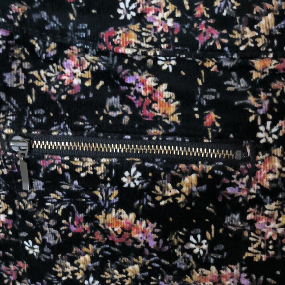 Black floral mini skirt - Picture 3 of 4